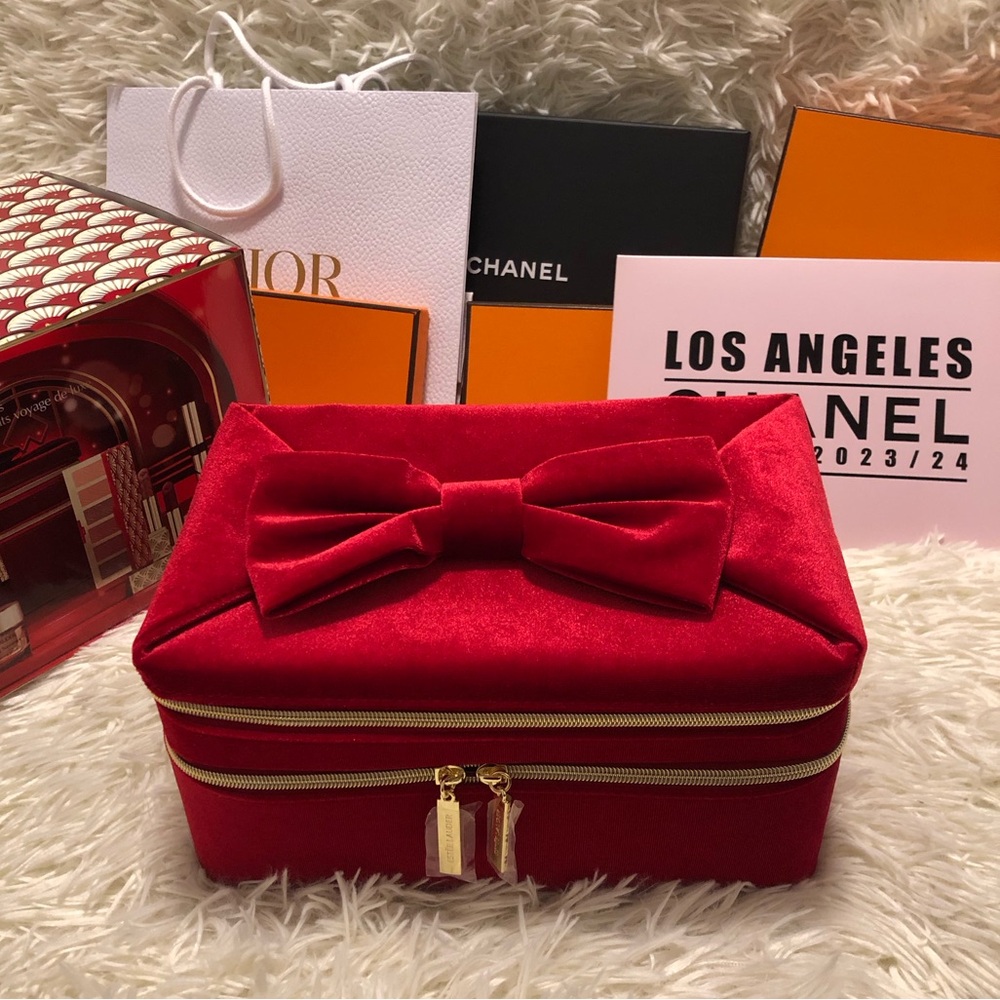 Estée Lauder (Can sell separate)